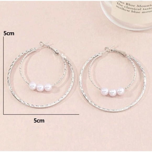 1 LEFT! Silver Layered Pearl Hoop Women’s Earrings - Picture 3 of 4